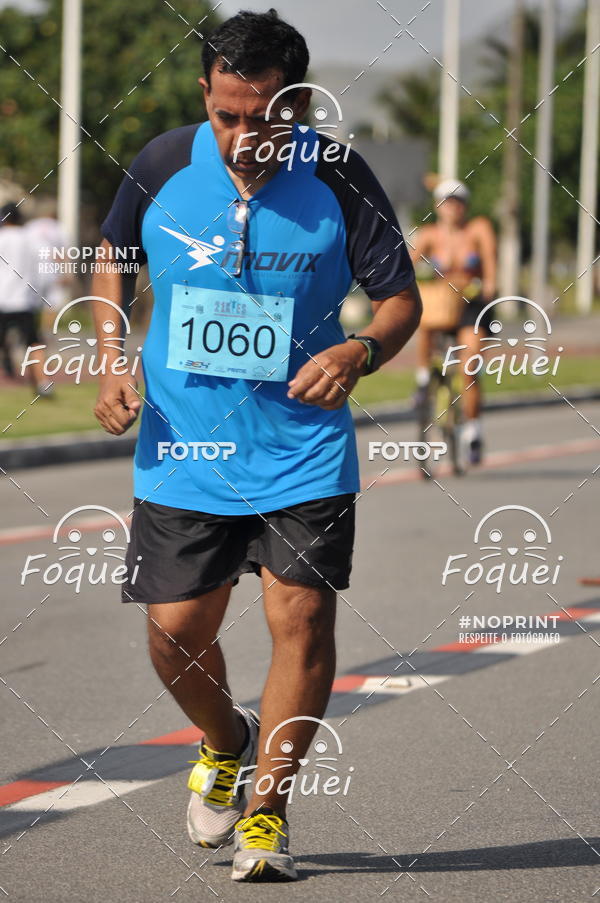 Buy your photos of the event21KES - Meia Maratona do Esprito Santo on Fotop