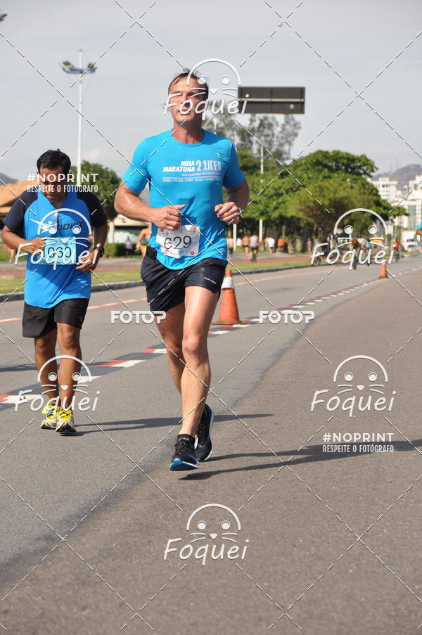 Buy your photos of the event21KES - Meia Maratona do Esprito Santo on Fotop