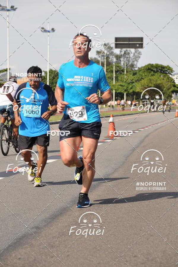 Buy your photos of the event21KES - Meia Maratona do Esprito Santo on Fotop