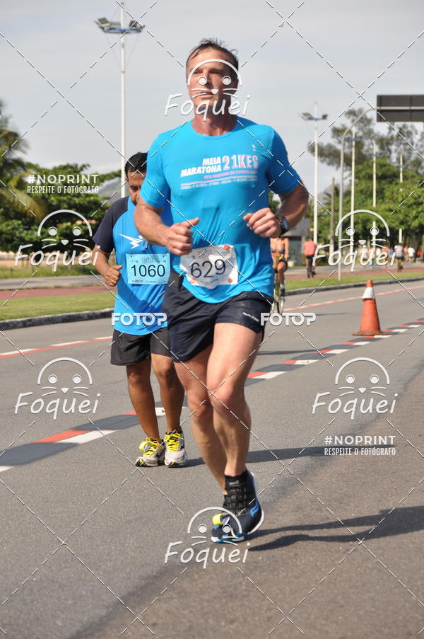 Buy your photos of the event21KES - Meia Maratona do Esprito Santo on Fotop