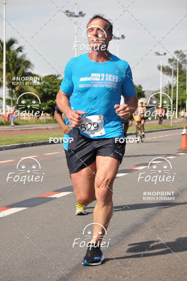 Buy your photos of the event21KES - Meia Maratona do Esprito Santo on Fotop