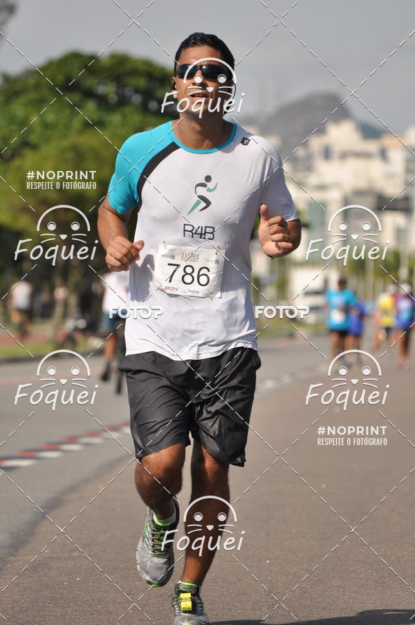 Buy your photos of the event21KES - Meia Maratona do Esprito Santo on Fotop