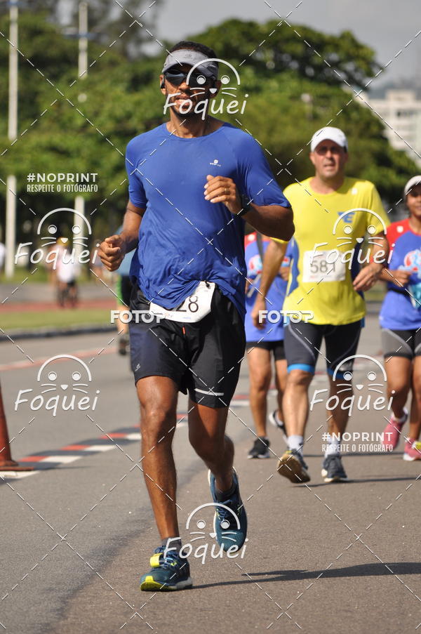 Buy your photos of the event21KES - Meia Maratona do Esprito Santo on Fotop