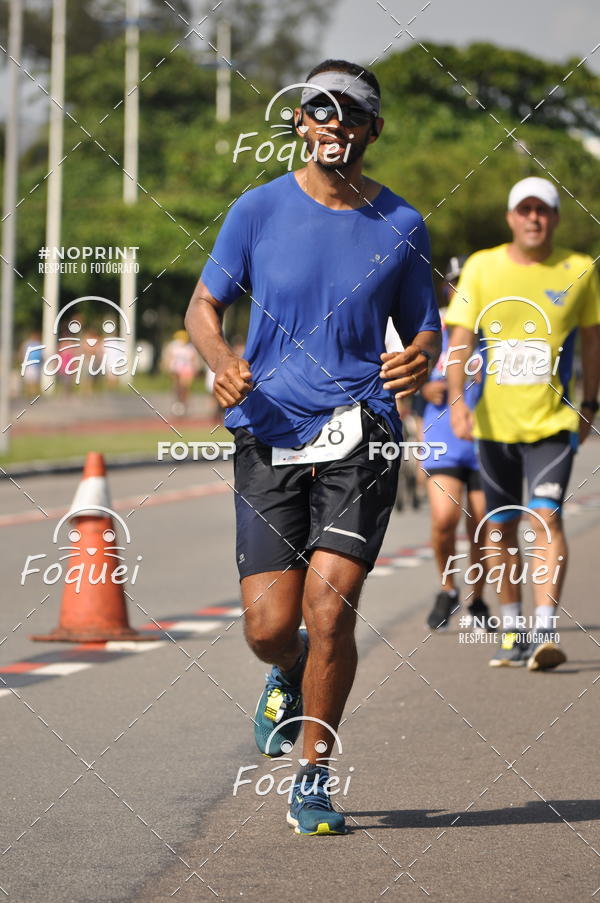 Buy your photos of the event21KES - Meia Maratona do Esprito Santo on Fotop