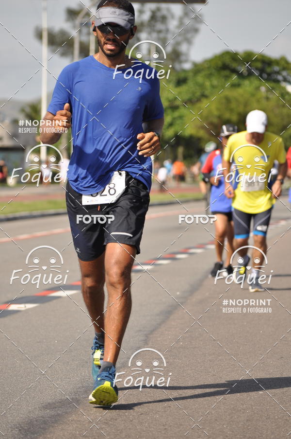 Buy your photos of the event21KES - Meia Maratona do Esprito Santo on Fotop
