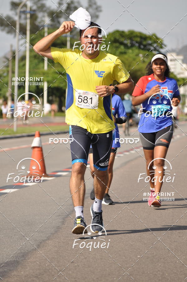 Buy your photos of the event21KES - Meia Maratona do Esprito Santo on Fotop
