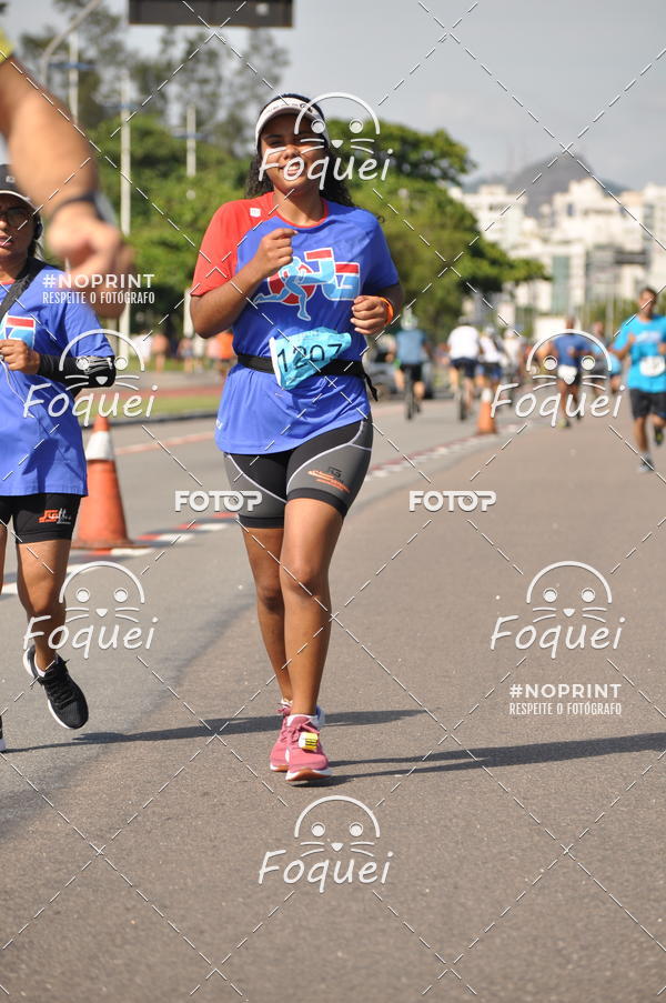 Buy your photos of the event21KES - Meia Maratona do Esprito Santo on Fotop