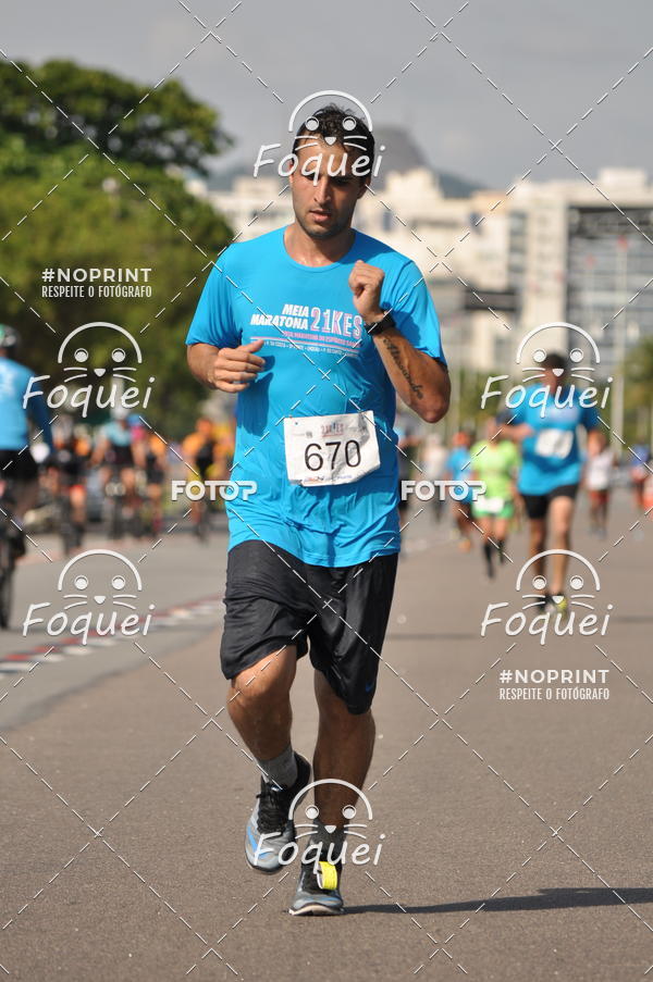 Buy your photos of the event21KES - Meia Maratona do Esprito Santo on Fotop