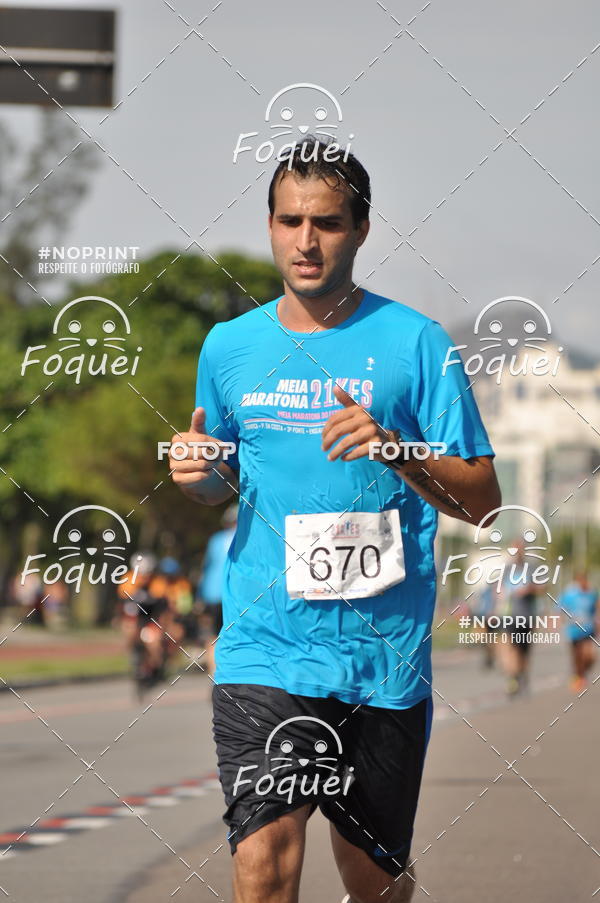 Buy your photos of the event21KES - Meia Maratona do Esprito Santo on Fotop