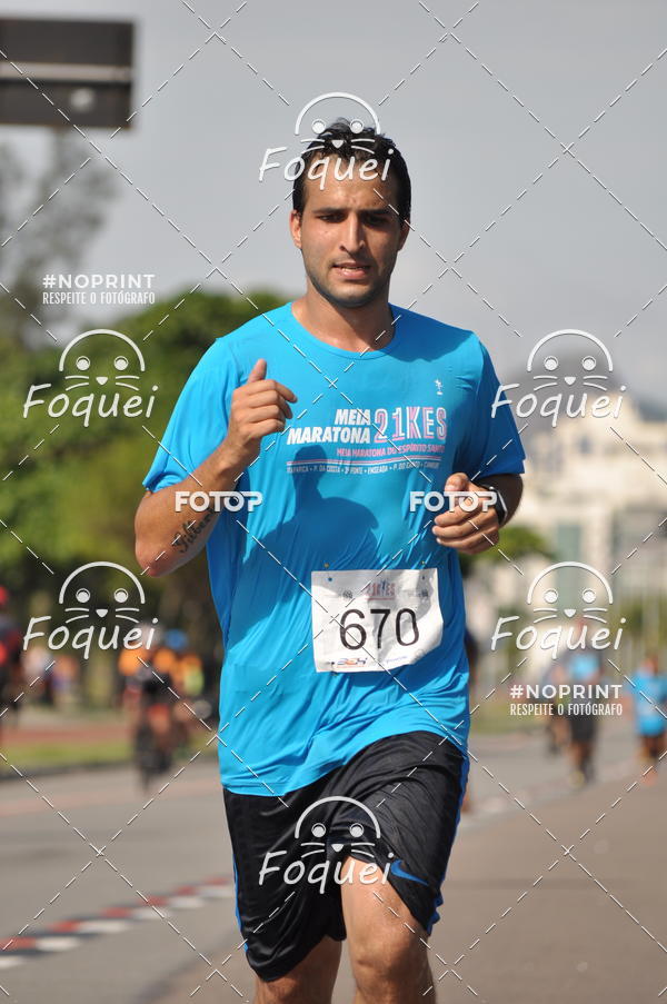 Buy your photos of the event21KES - Meia Maratona do Esprito Santo on Fotop