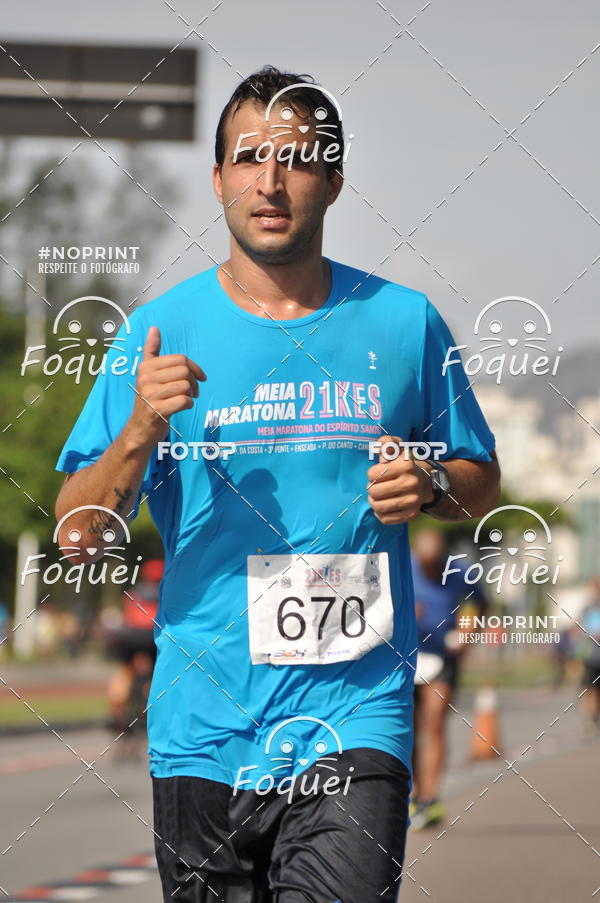 Buy your photos of the event21KES - Meia Maratona do Esprito Santo on Fotop