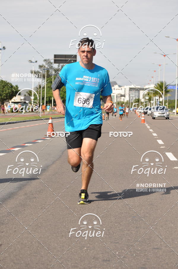 Buy your photos of the event21KES - Meia Maratona do Esprito Santo on Fotop