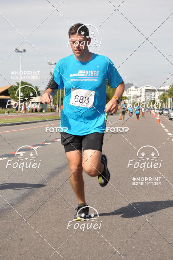 Buy your photos of the event21KES - Meia Maratona do Esprito Santo on Fotop