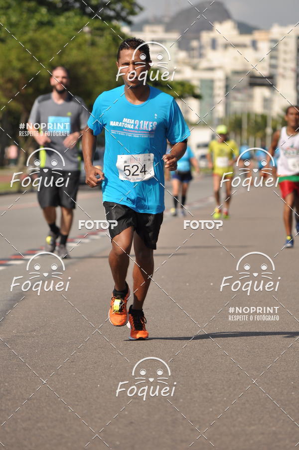 Buy your photos of the event21KES - Meia Maratona do Esprito Santo on Fotop
