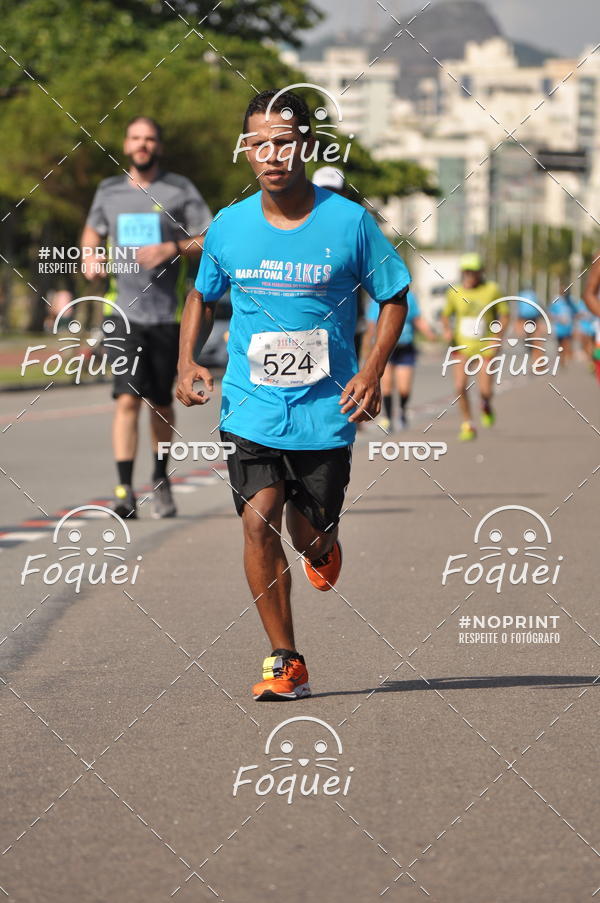 Buy your photos of the event21KES - Meia Maratona do Esprito Santo on Fotop