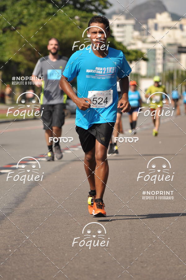 Buy your photos of the event21KES - Meia Maratona do Esprito Santo on Fotop