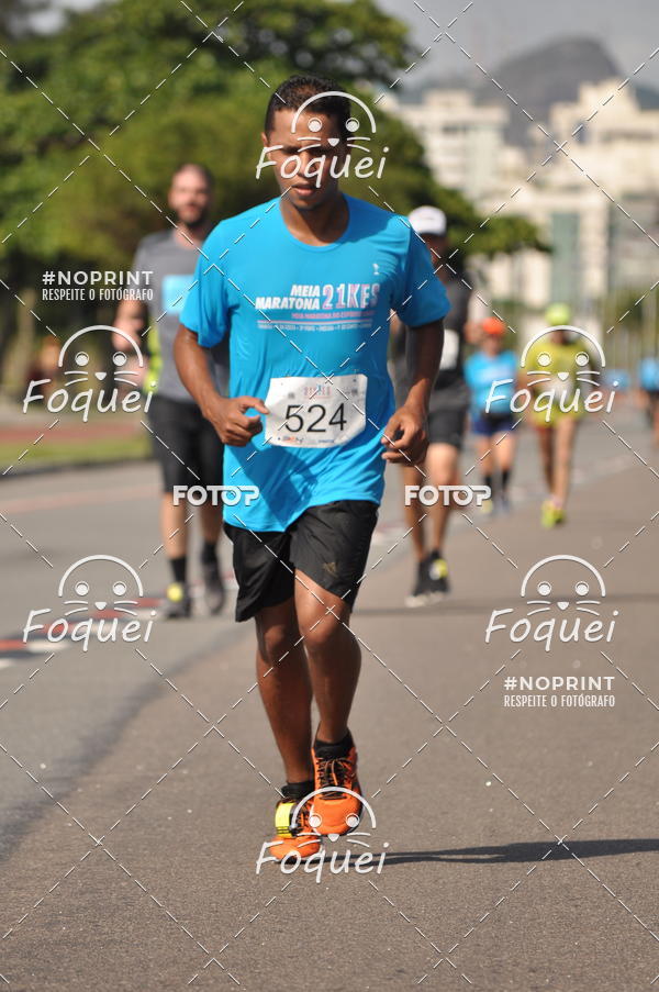 Buy your photos of the event21KES - Meia Maratona do Esprito Santo on Fotop