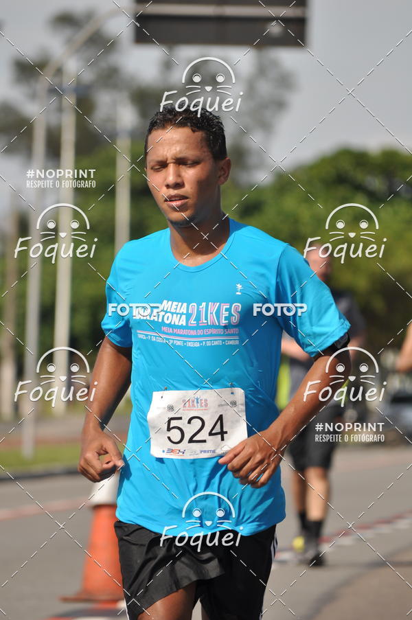 Buy your photos of the event21KES - Meia Maratona do Esprito Santo on Fotop
