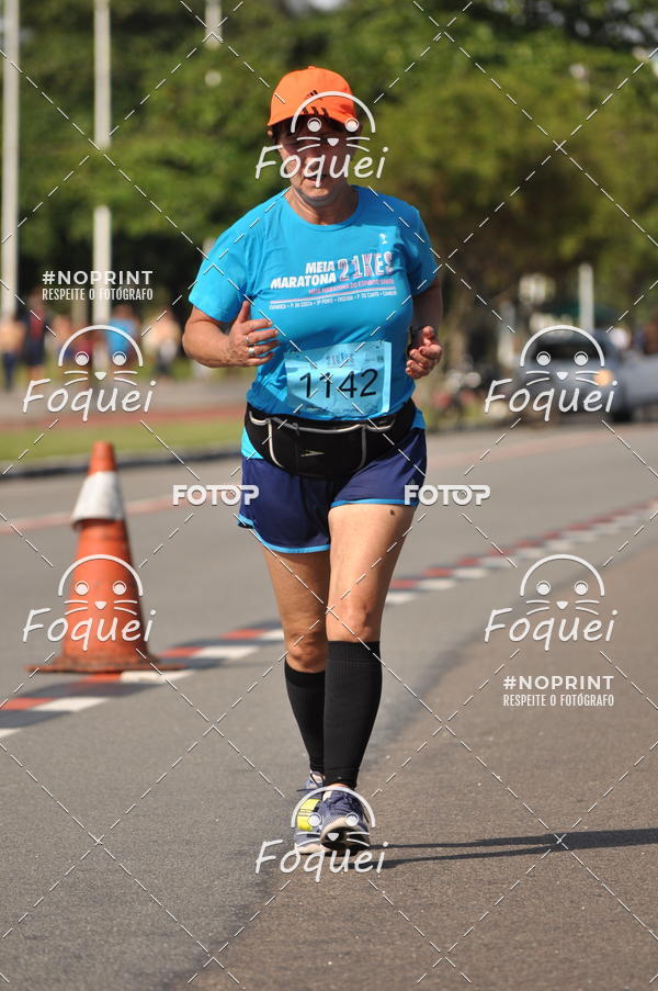 Buy your photos of the event21KES - Meia Maratona do Esprito Santo on Fotop