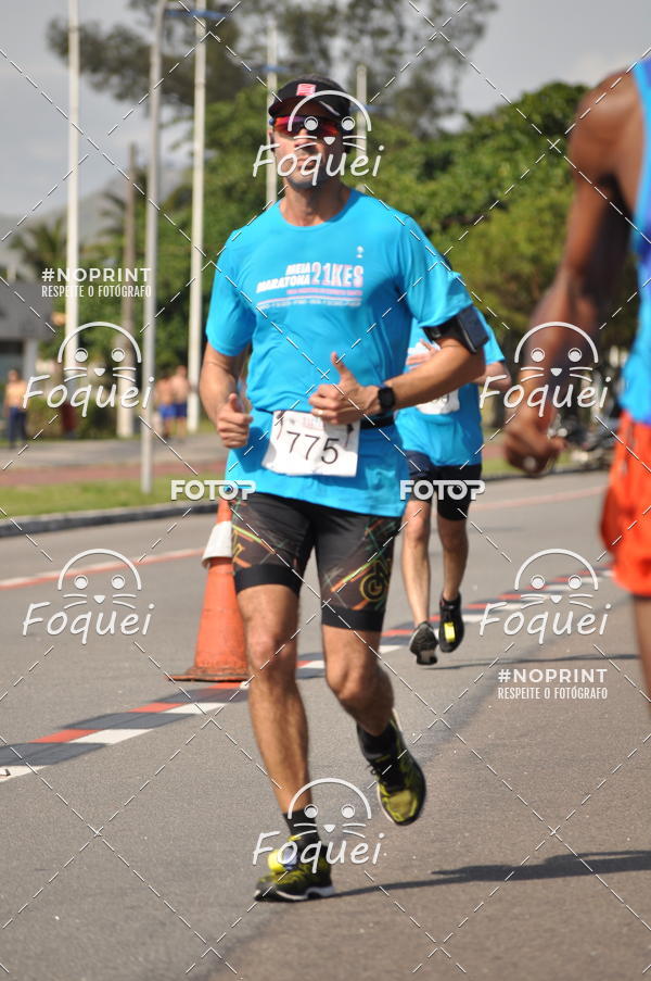 Buy your photos of the event21KES - Meia Maratona do Esprito Santo on Fotop