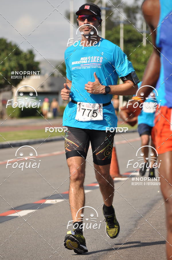 Buy your photos of the event21KES - Meia Maratona do Esprito Santo on Fotop