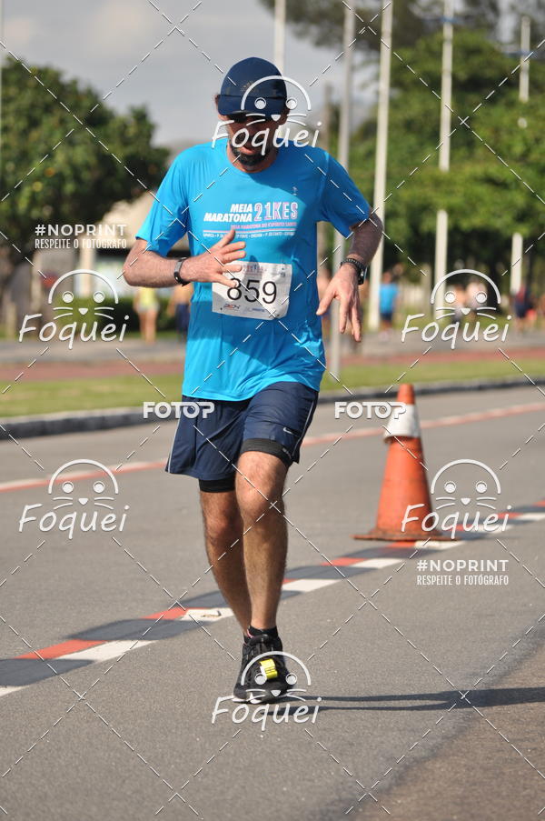 Buy your photos of the event21KES - Meia Maratona do Esprito Santo on Fotop