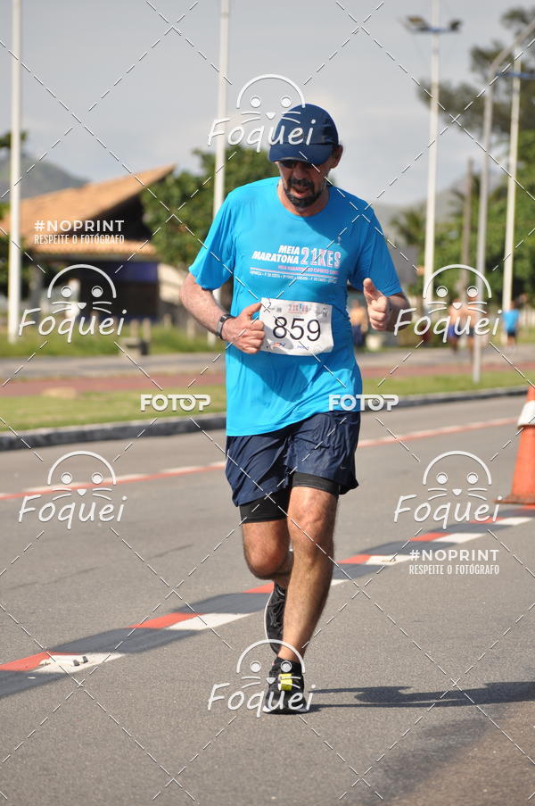 Buy your photos of the event21KES - Meia Maratona do Esprito Santo on Fotop
