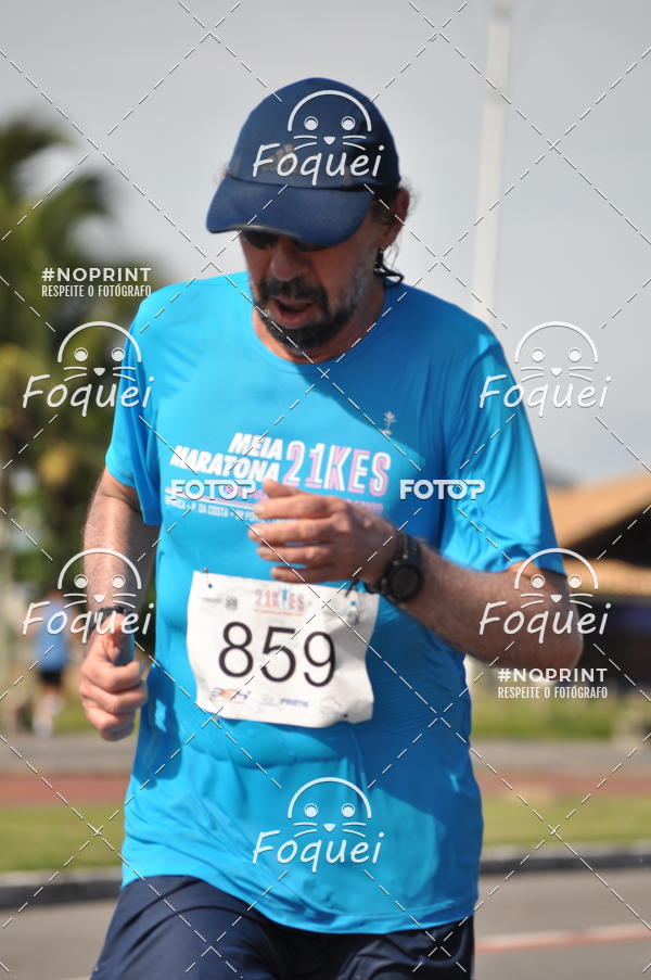 Buy your photos of the event21KES - Meia Maratona do Esprito Santo on Fotop
