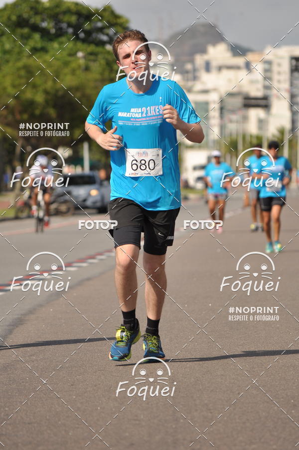 Buy your photos of the event21KES - Meia Maratona do Esprito Santo on Fotop