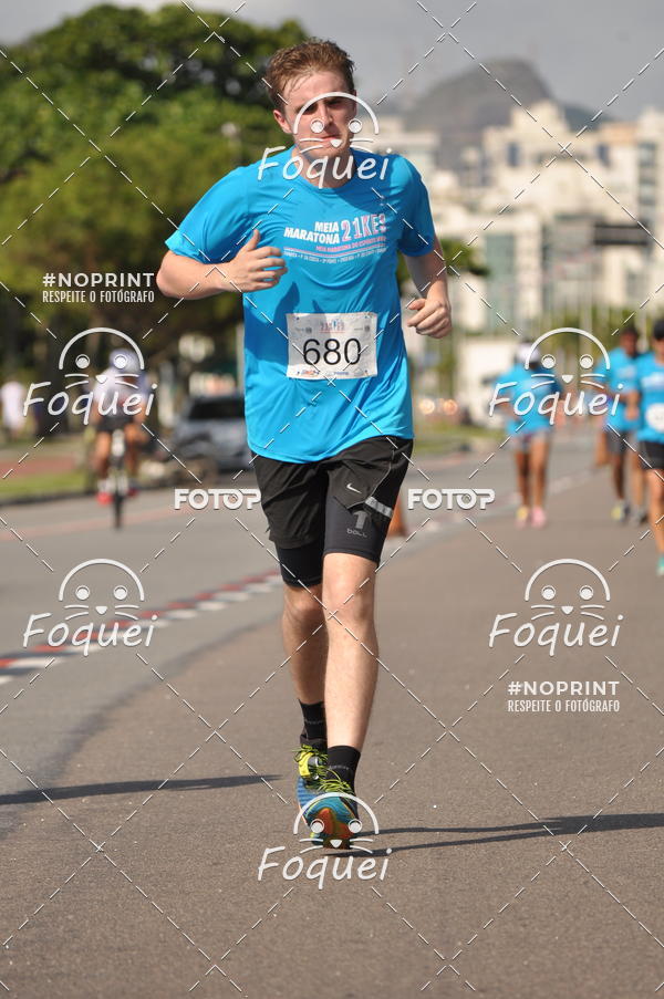 Buy your photos of the event21KES - Meia Maratona do Esprito Santo on Fotop