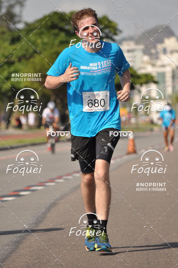 Buy your photos of the event21KES - Meia Maratona do Esprito Santo on Fotop