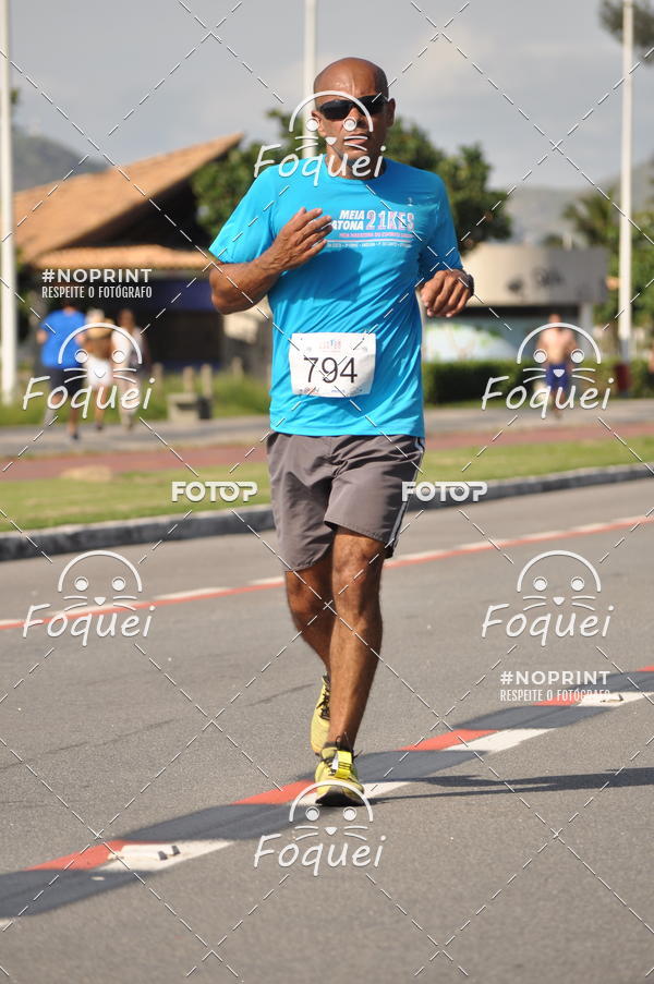 Buy your photos of the event21KES - Meia Maratona do Esprito Santo on Fotop