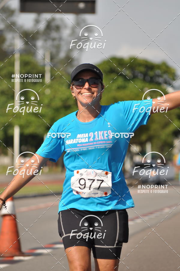 Buy your photos of the event21KES - Meia Maratona do Esprito Santo on Fotop