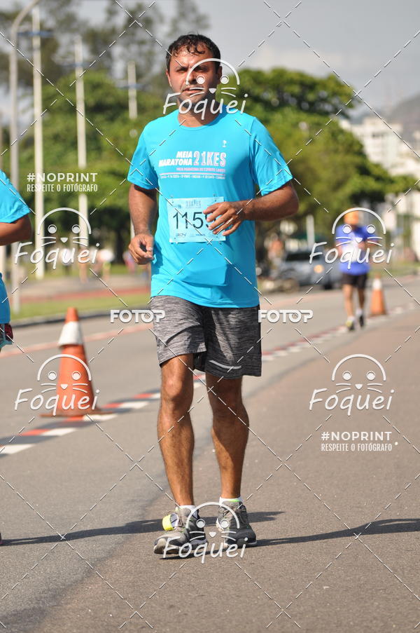 Buy your photos of the event21KES - Meia Maratona do Esprito Santo on Fotop