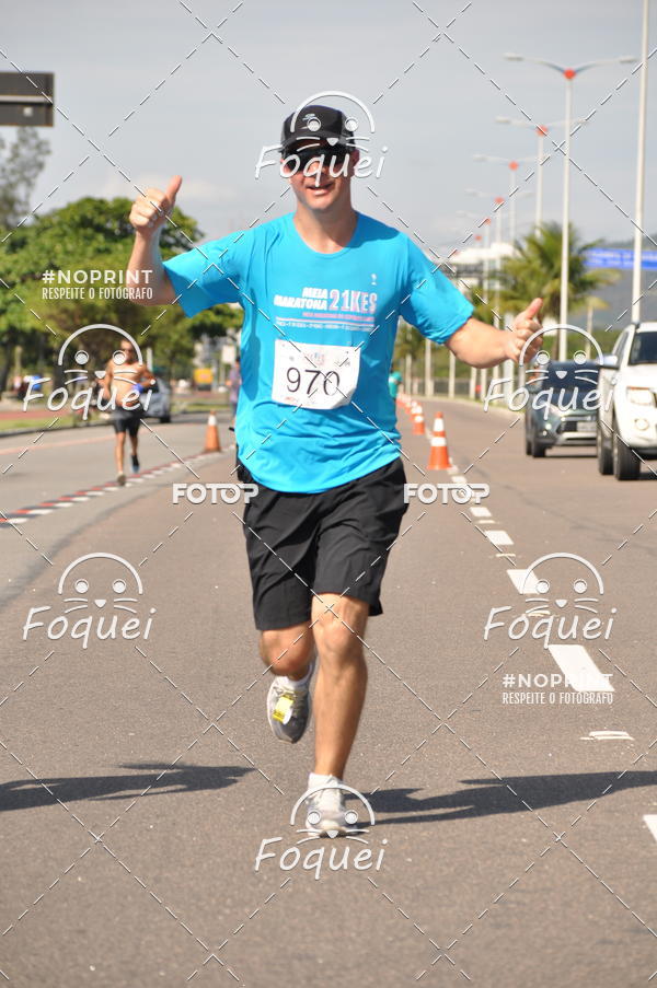 Buy your photos of the event21KES - Meia Maratona do Esprito Santo on Fotop