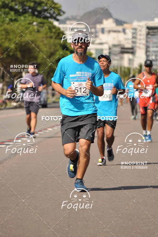 Buy your photos of the event21KES - Meia Maratona do Esprito Santo on Fotop
