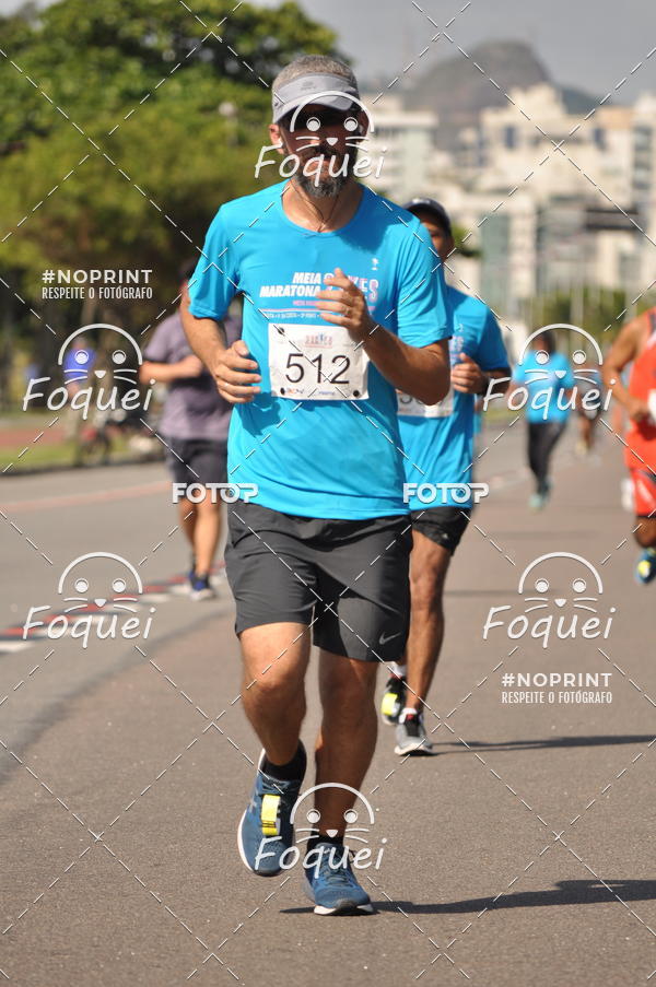 Buy your photos of the event21KES - Meia Maratona do Esprito Santo on Fotop