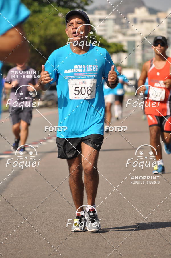 Buy your photos of the event21KES - Meia Maratona do Esprito Santo on Fotop