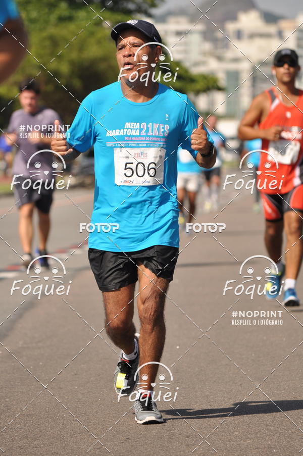 Buy your photos of the event21KES - Meia Maratona do Esprito Santo on Fotop