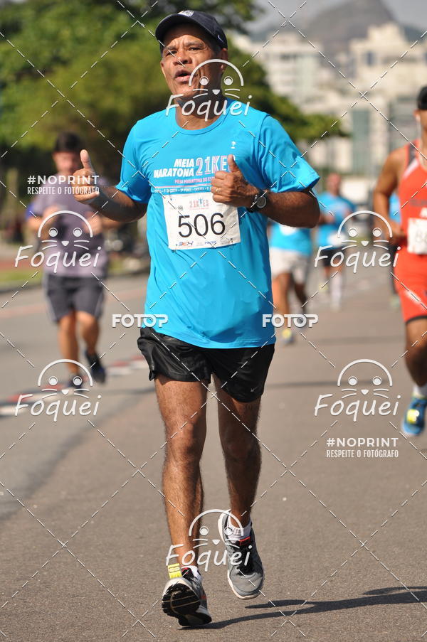 Buy your photos of the event21KES - Meia Maratona do Esprito Santo on Fotop