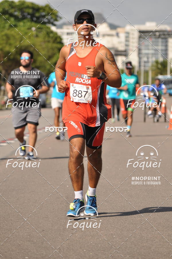 Buy your photos of the event21KES - Meia Maratona do Esprito Santo on Fotop