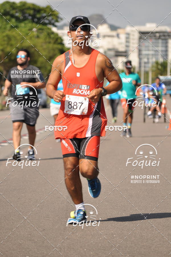 Buy your photos of the event21KES - Meia Maratona do Esprito Santo on Fotop