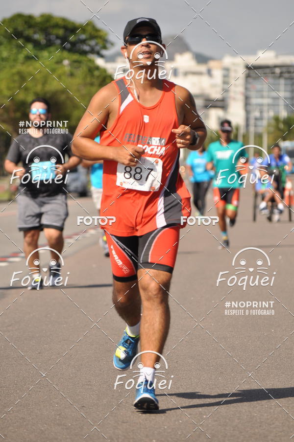 Buy your photos of the event21KES - Meia Maratona do Esprito Santo on Fotop