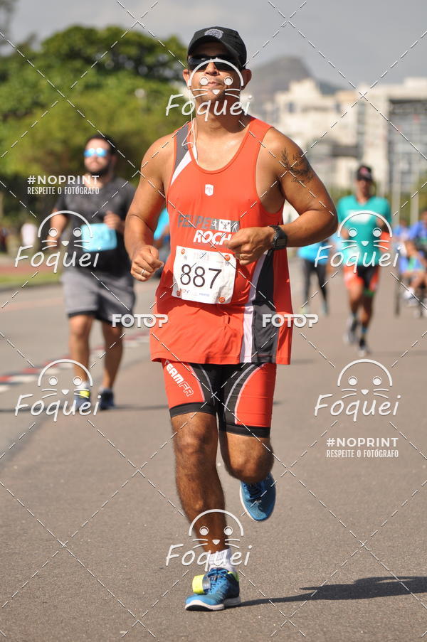 Buy your photos of the event21KES - Meia Maratona do Esprito Santo on Fotop