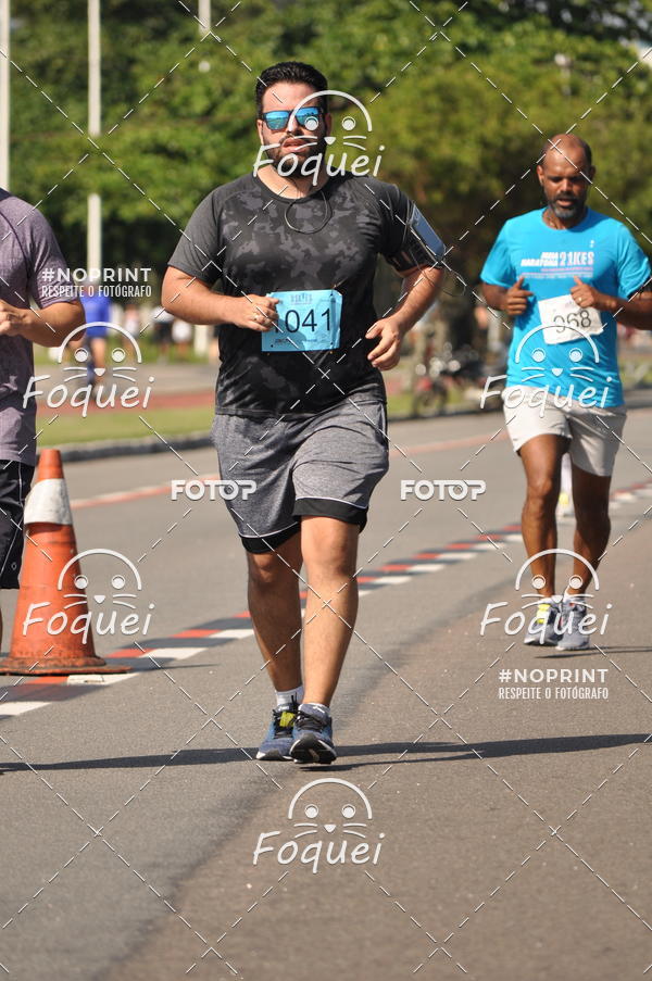 Buy your photos of the event21KES - Meia Maratona do Esprito Santo on Fotop