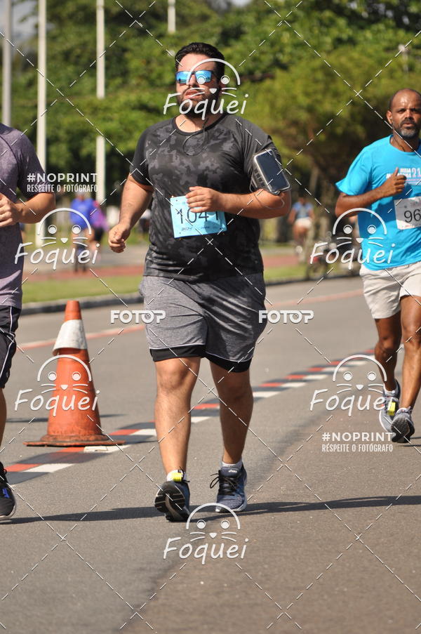 Buy your photos of the event21KES - Meia Maratona do Esprito Santo on Fotop
