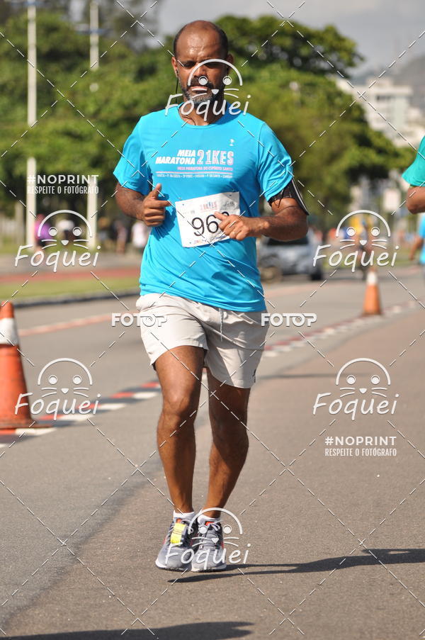 Buy your photos of the event21KES - Meia Maratona do Esprito Santo on Fotop