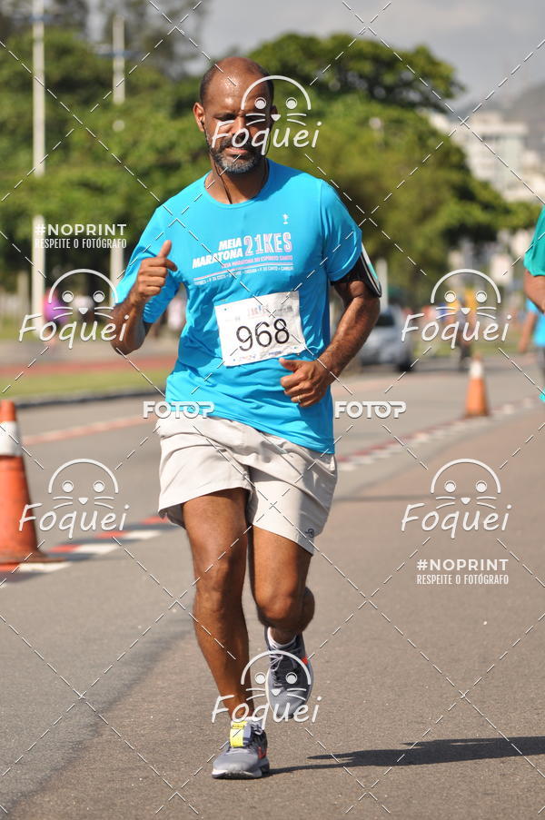 Buy your photos of the event21KES - Meia Maratona do Esprito Santo on Fotop