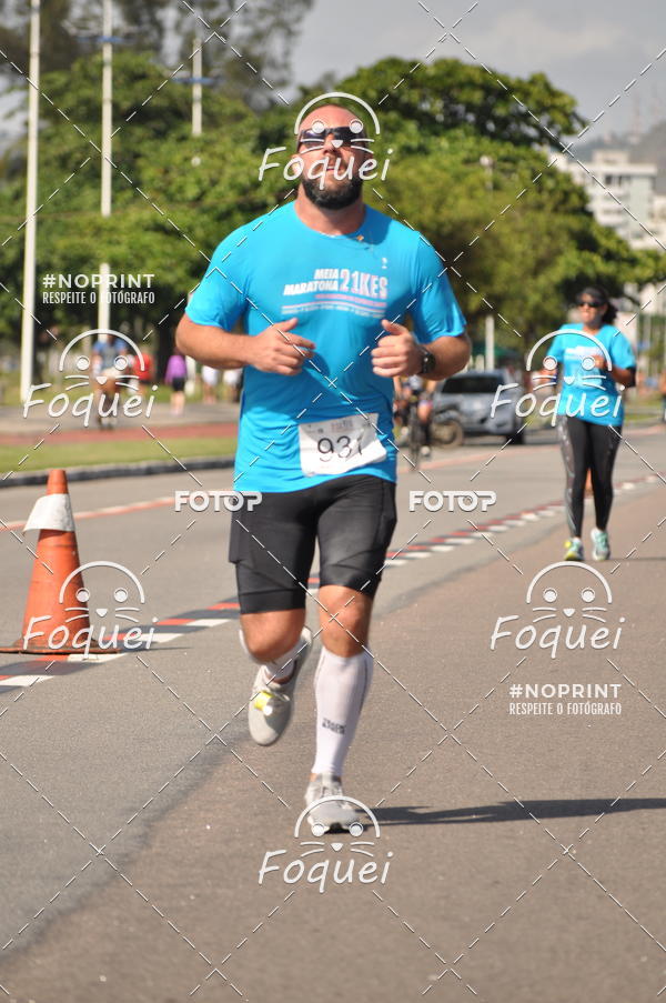 Buy your photos of the event21KES - Meia Maratona do Esprito Santo on Fotop