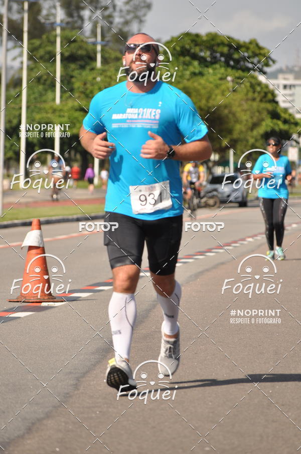 Buy your photos of the event21KES - Meia Maratona do Esprito Santo on Fotop